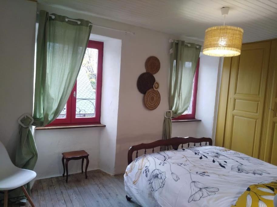 Appartement Cozy Dans Maison Privee Tauves 외부 사진