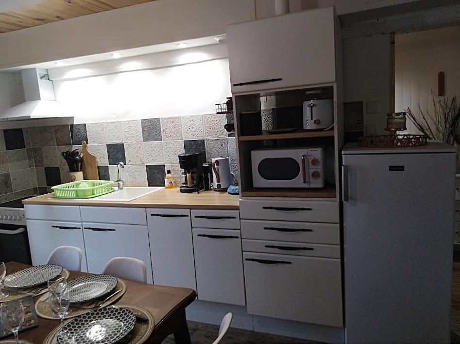 Appartement Cozy Dans Maison Privee Tauves 외부 사진