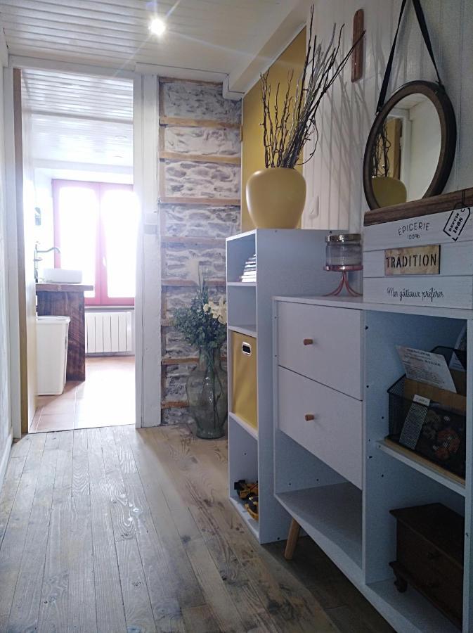 Appartement Cozy Dans Maison Privee Tauves 외부 사진
